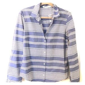 Women’s buttons down shirt, size Large, runs small